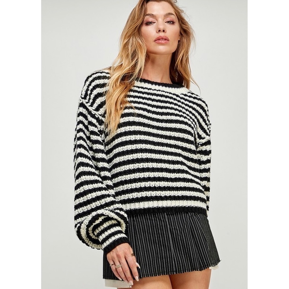 Black and Cream Super Warm and Cozy Cropped Sweater!